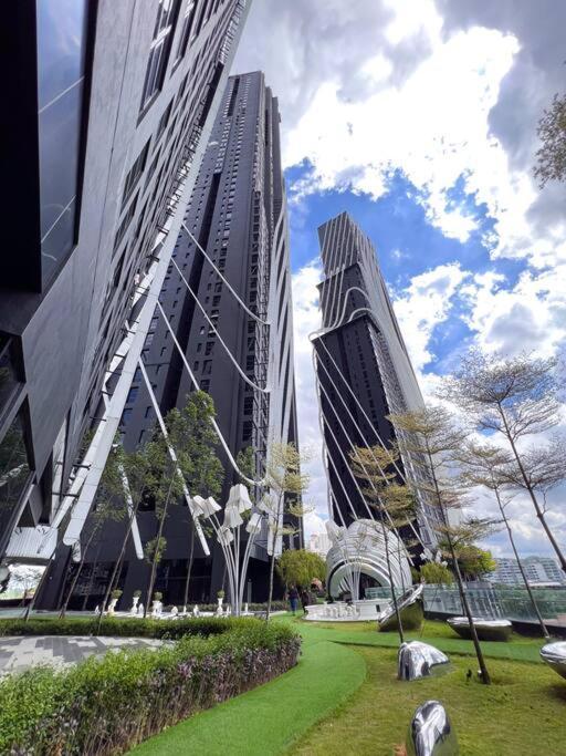 Modern Suites At Arte Mont Kiara By Iconique กัวลาลัมเปอร์ ภายนอก รูปภาพ